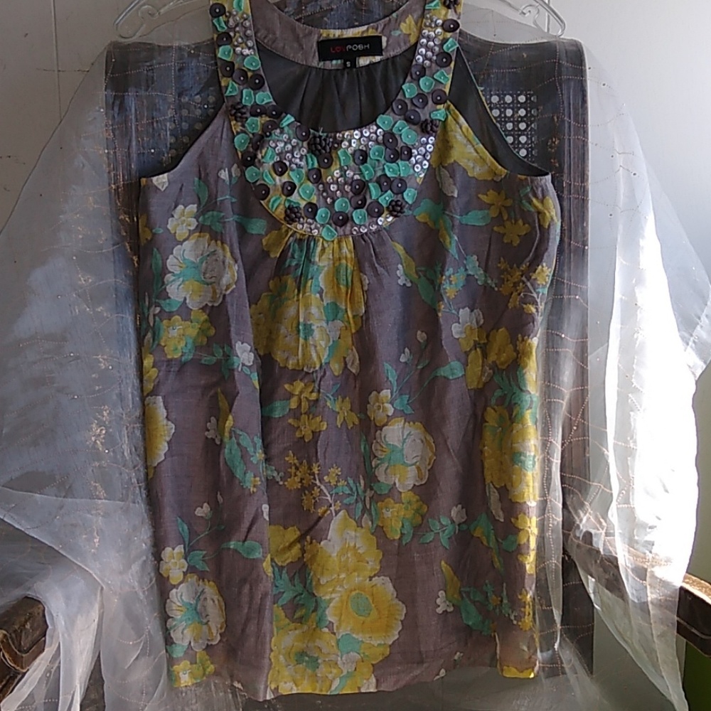 Lov Posh sleeveless embellished print top, Small